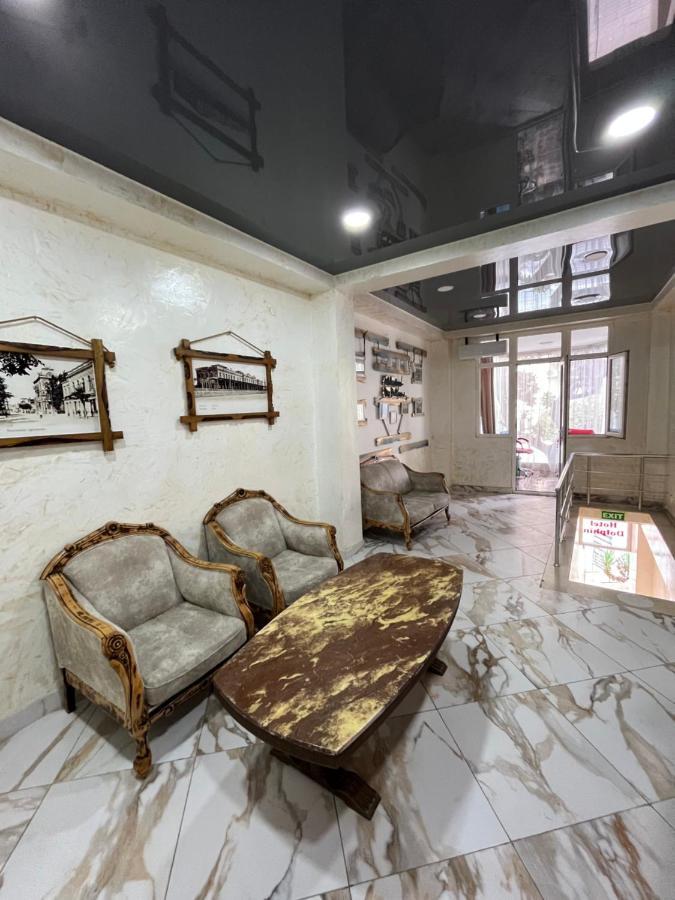 Hotel Dolphin Батуми Экстерьер фото